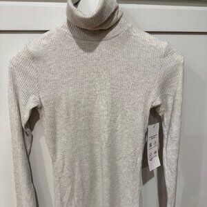 NWT Glyder Turtleneck